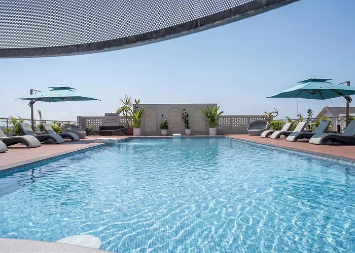 Aster - Stylish Loft With Rooftop Pool & Sauna * チャングー