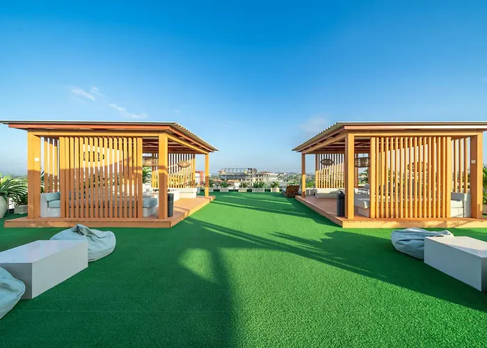 アパート Aster - Stylish Loft With Rooftop Pool & Sauna
