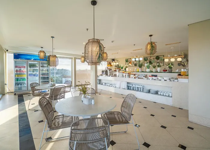 Aster - Stylish Loft With Rooftop Pool & Sauna