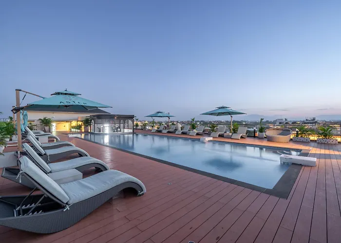 アパート Aster - Stylish Loft With Rooftop Pool & Sauna チャングー